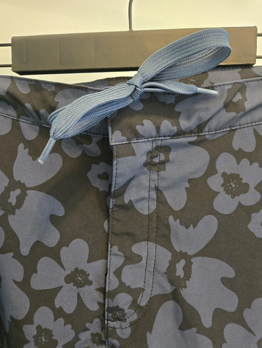 Fair Harbor Men Size 36 Floral Swim Shorts Blue Gray Tropical Print Board Short